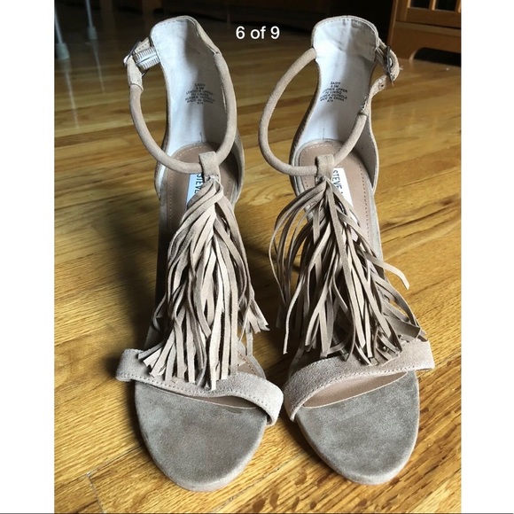 Steve Madden Sashi Taupe Tan Fringe Sandals Heels - Picture 6 of 9